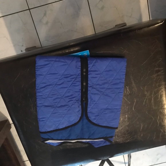 Evaporative cooling vest - Picture 2 of 4